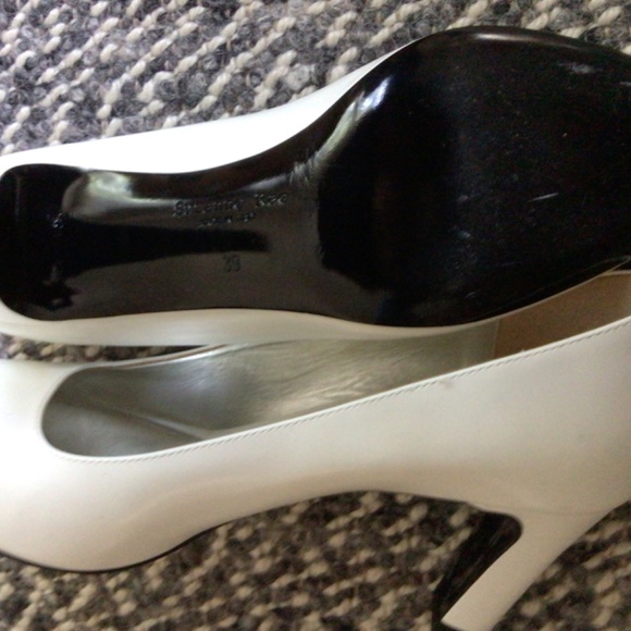 Suzanne Rae slim pumps in white - Picture 3 of 3